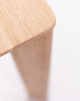 Table de salle à manger fixe en bois massif DITA | KARPIS